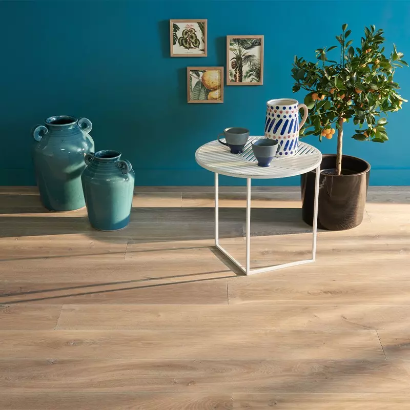 Plancher Martele Chene Massif Moliere - 20x180x600-2200 - choix rustique - realisation 01 - carresol